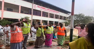 செங்கல்பட்டு தனியார் பள்ளியில் தீபாவளி பண்டிகை கொண்டாட்டம்   கௌரவிக்கப்பட்ட தூய்மை பணியாளர்கள் 